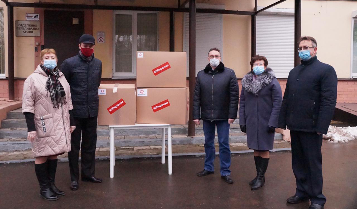 «ТехноСпарк» передает медикам Чехова и Тобольска 5000 визоров