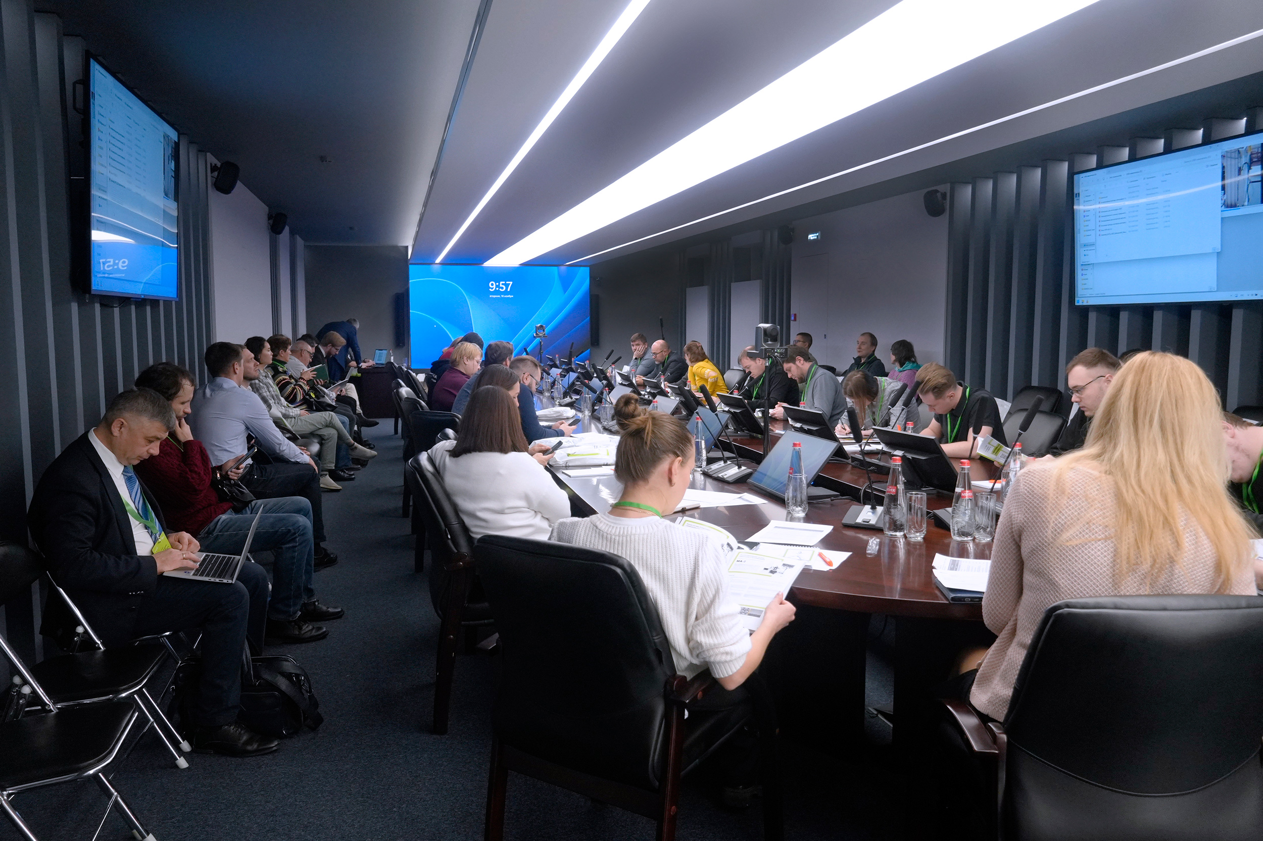 Зеленоградский нанотехнологический центр представил российским инженерам первый отечественный фотолитограф