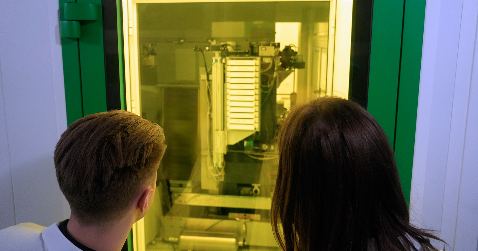 Зеленоградский нанотехнологический центр представил российским инженерам первый отечественный фотолитограф